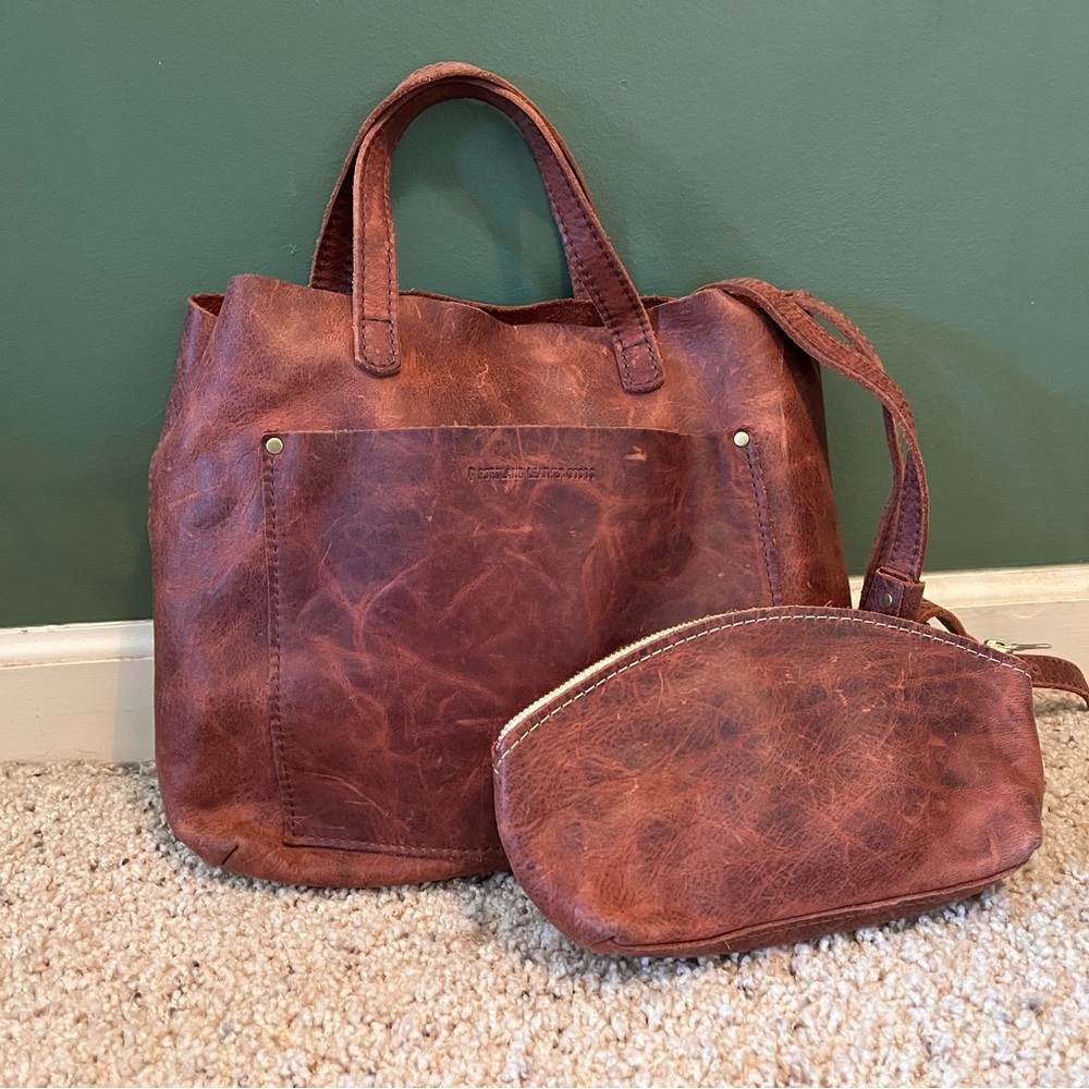 Portland, leather goods medium Crossbody tote with matching make up bag